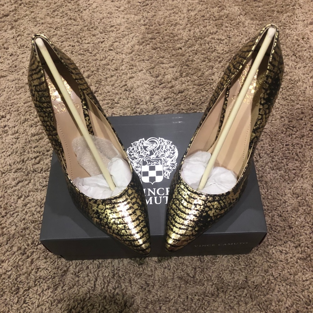 Black and Gold Pumps